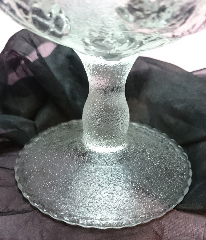 Grapefruit Dishes Footed Dessert Bowls Toscany USA Embossed Fruit Goblets Pedestal Bowl Set of 4 Footed Fruit Bowls Grapefruit Bowls