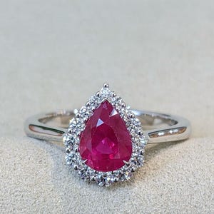Förlovningsring med päronslipad rubin, vintage sterlingsilverring, present till henne