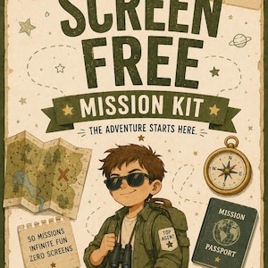 Puede incluir: Un póster del Screen Free Mission Kit con un personaje de dibujos animados con gafas de sol y binoculares, un mapa del tesoro, una brújula y un pasaporte de misión. El texto incluye "Mission Control Approved" y "50 Missions".