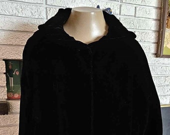 NEW!! 1960's Black Velvet Evening Coat with Side Pockets! Size M 12