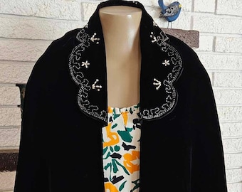 NEW!! 1950's Black Velvet Evening Cape Shawl with Bead Work on Collar! Size 10