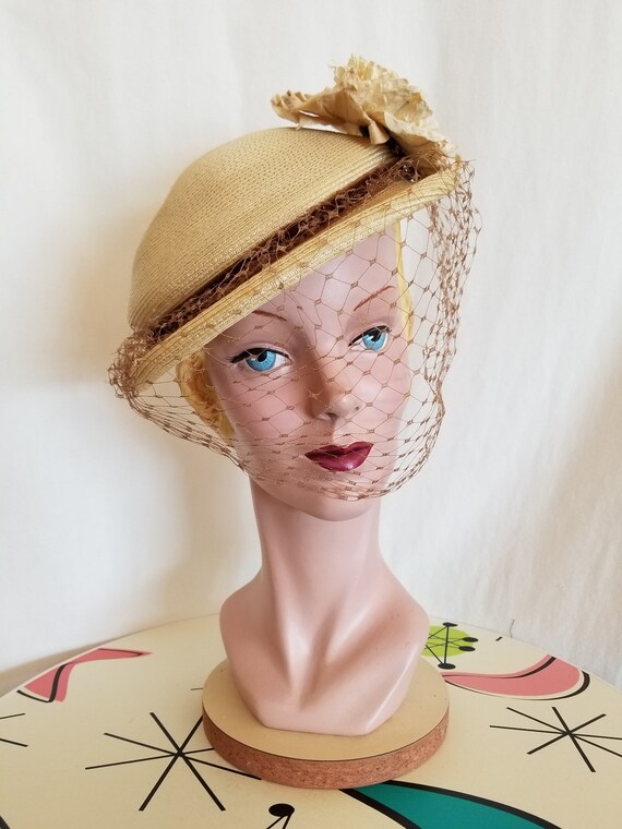 Chapeau Femme Beige Années 50 - Velours - Taille 52 - Vintage - Un Peu Défraîchi