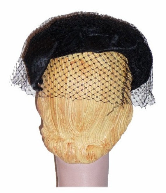 1950's Black Cocktail Hat with netting!! - image 4