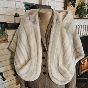 1950s Ivory Faux Fur Stole: Vintage Holiday Shawl, Size S/M