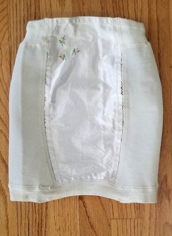 1950s Skirt Girdle with Silk and Floral Detail! Size … Gem
