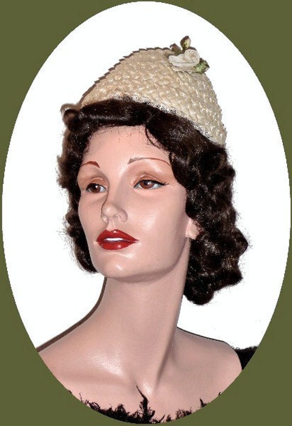 1960's Tan Raffia BeeHive Hat!!