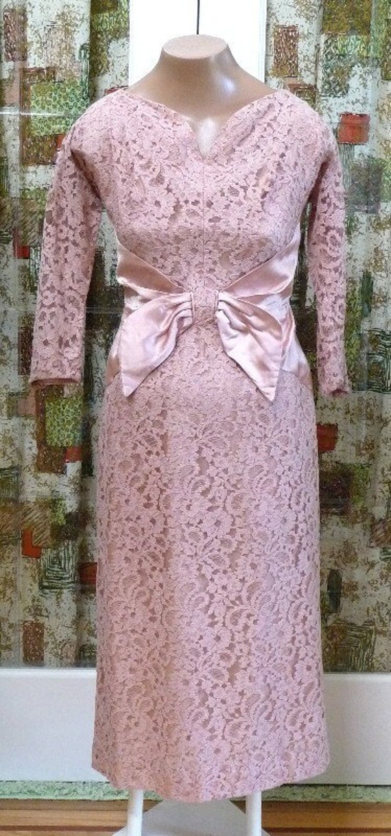 Pretty 1950s Pink Lace Dress Size 10