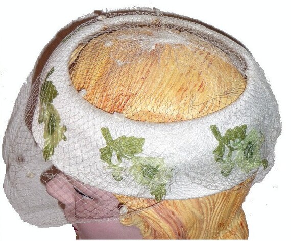 1950's White Sheen Weave Wreath Formal Hat!! - image 4