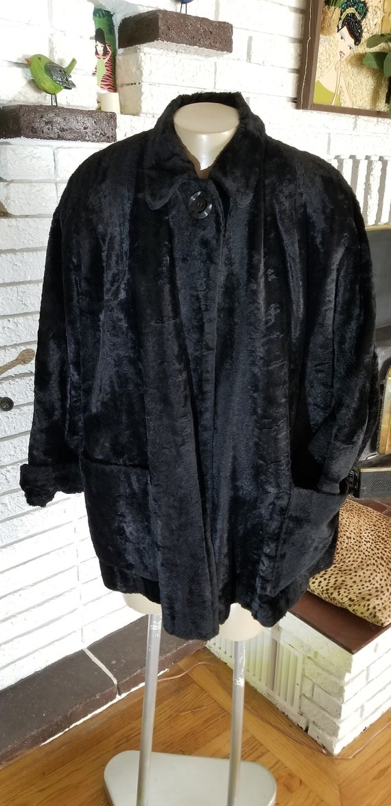 NEW!! 1940's Black Faux Fur Winter Coat! Size Medi