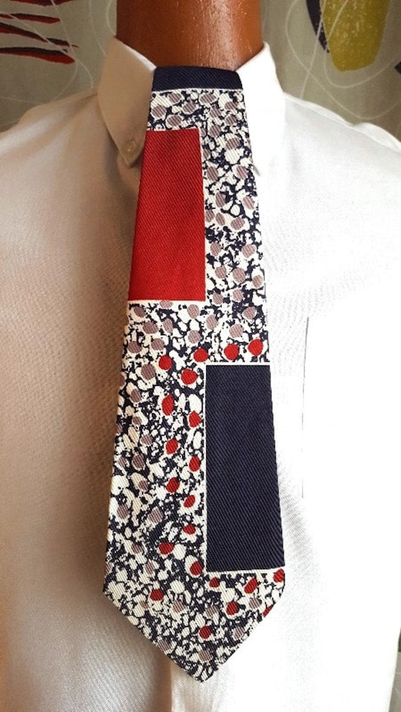 1940's Tie!! Navy and red!!