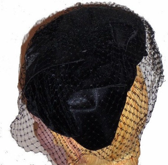 1950's Black Cocktail Hat with netting!! - image 3