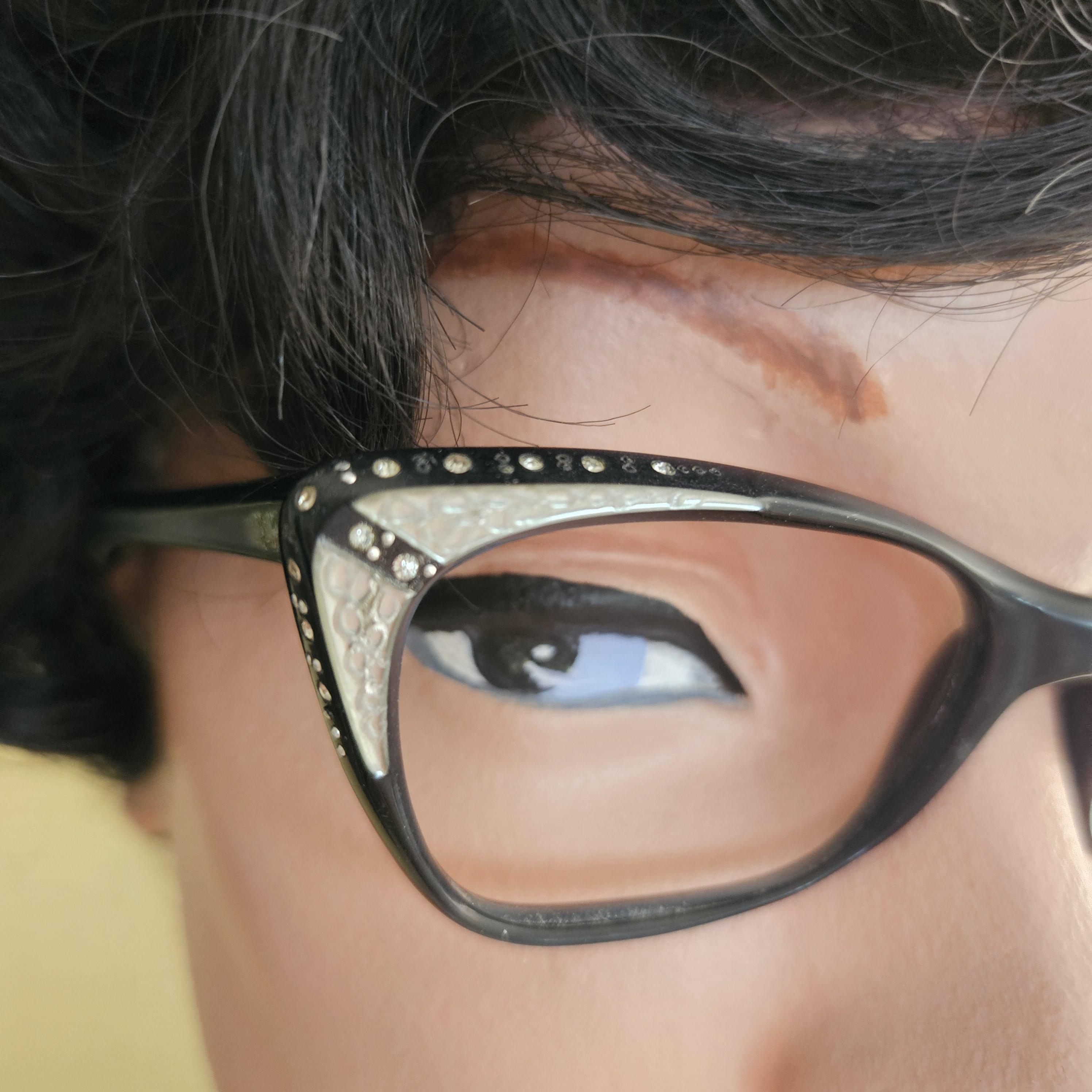 1950s Vogue Style Eyeglasses, Black Plastic Frames  display picture 2