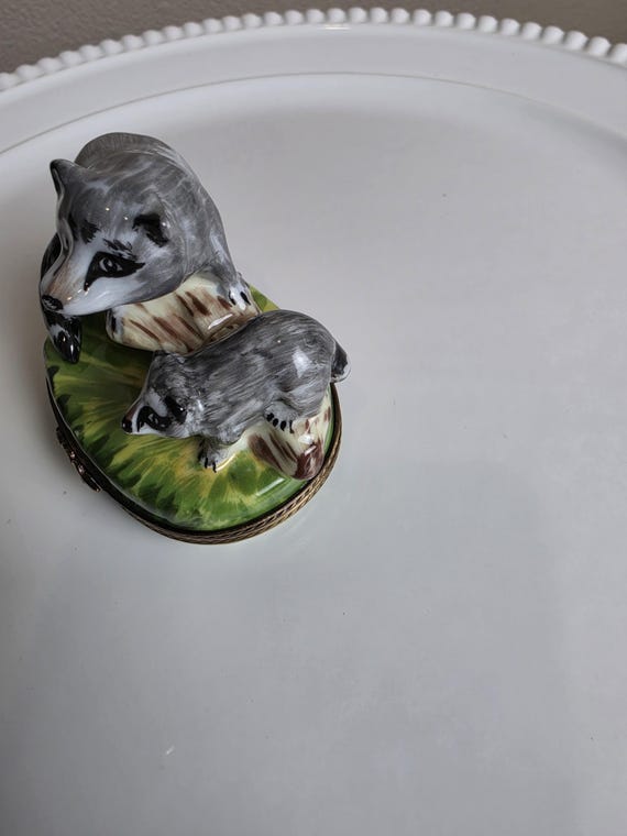 Vintage Limoges Racoon Porcelain Trinket Box Elda Creations Stamped Collectible View 3