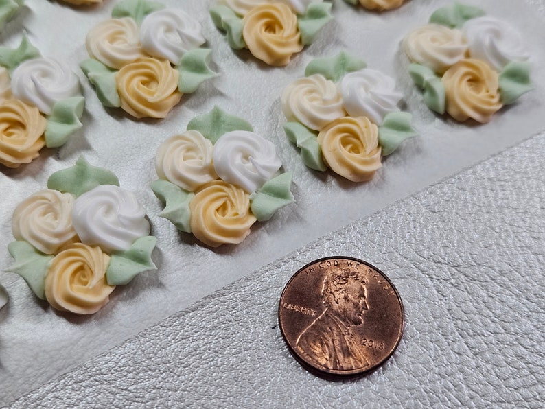 Royal Icing Flowers for Cookie Decorating, 15 Groups of 3 Swirl Roses ...