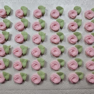 Royal icing flowers for cookie decorating, swirl roses with leaves, pink