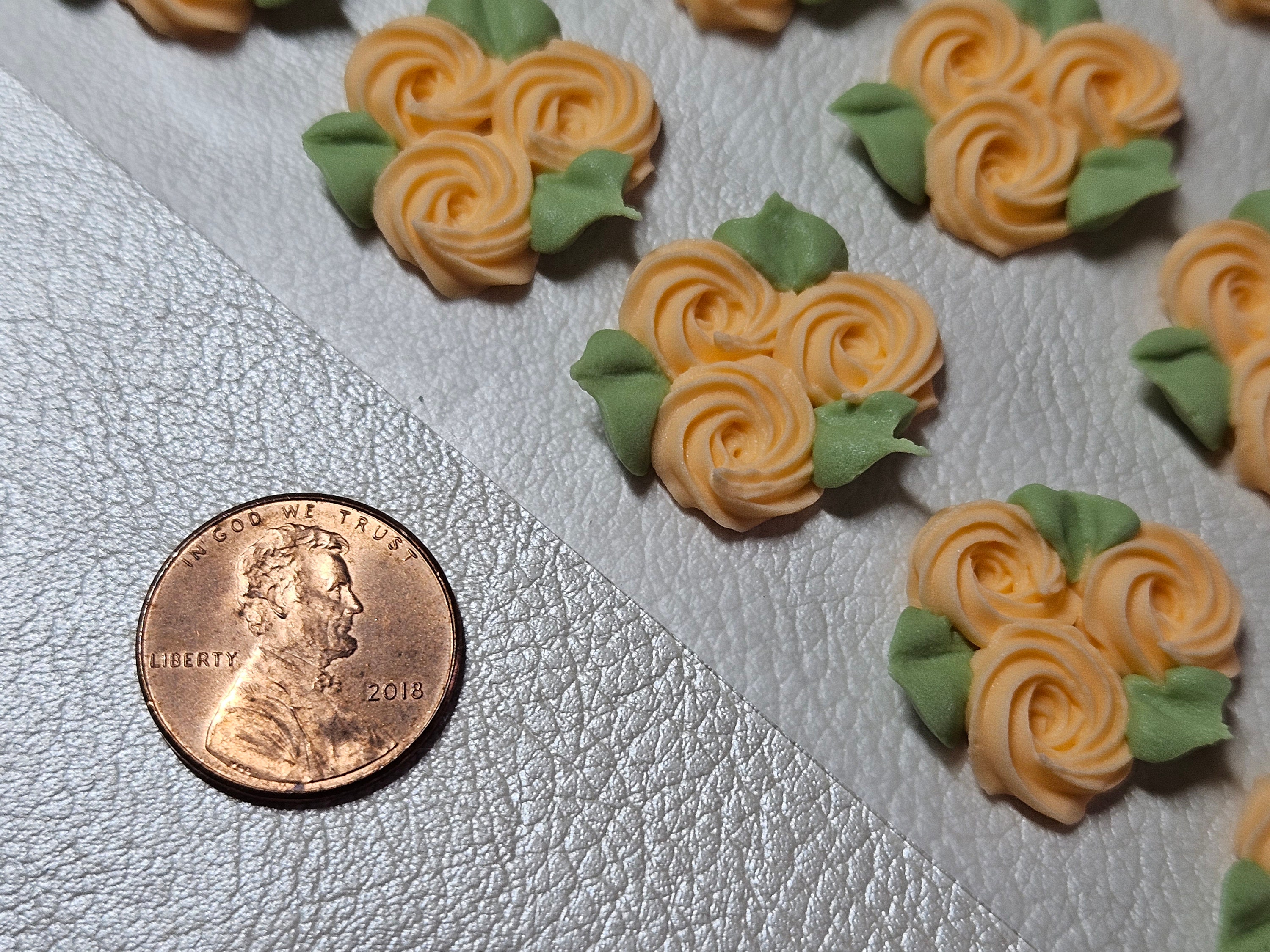 POPULAR COLORS: Groups of 3 Swirl Roses With Leaves, Royal Icing ...