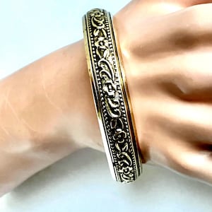 Brass Vintage Floral Leaf Bangle Bracelet: Boho Gold Tone Cuff Jewelry