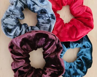 Crushed velvet winter/Christmas scrunchy 4 pack