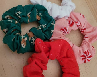 Christmas themed scrunchy pack