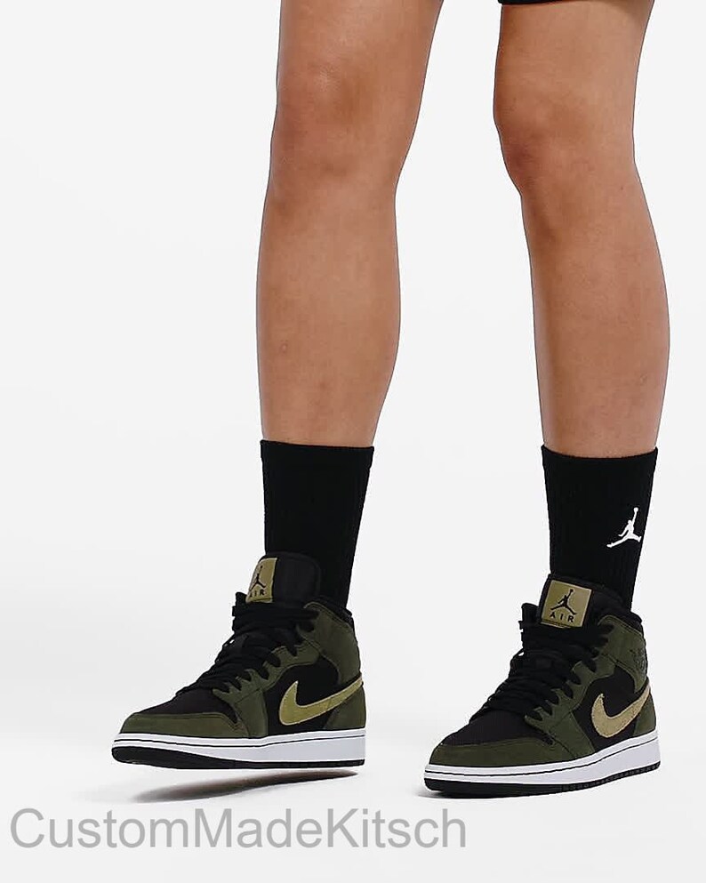 Custom nike air force 1 mid sage shops avocado Black/White/Particle Grey