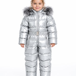 Silverfärgad glänsande nylon-dräkt för flickor