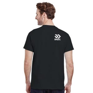 T-shirt streetwear épais, style urbain, unisexe en coton, ambiance grunge Y2K, logo minimaliste, cadeau tendance | BNDIT image 7