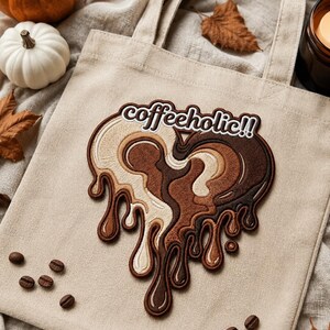 Patch bordado Coffeeholic com coração pingando, patch termocolante para amantes de café, emblema marrom com desenho de latte art para bolsa, jaqueta ou barista.