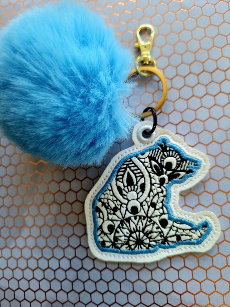 Pompom Bear Keychain - Etsy White Bear Pom Pom Keychain with Multicolor Stars main image 0