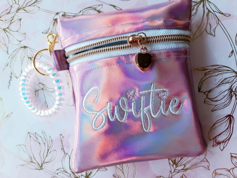 Embroidered zipper bag Swiftie in Pink image 2