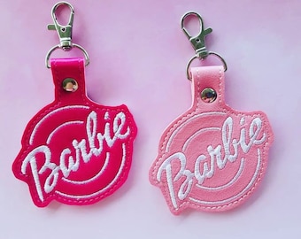 Embroidered Keychain - Your choice - Pink fashion doll