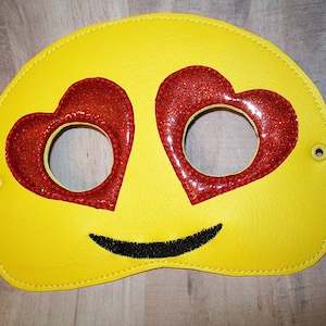 Child's Mask - Emoji - Heart Eyes
