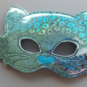 Child&#39;s Mask - leopard - cheetah - jaguar - Choice of colors - Embroidered vinyl Mask
