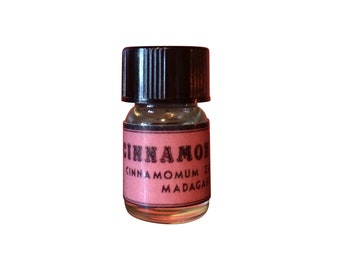 Cinnamon Bark Essential Oil, Cinnamomum zeylanicum, Madagascar