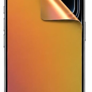 Peut inclure: Un smartphone avec un film protecteur partiellement décollé, affichant le texte FILM HYDROGEL CAMÉLEON. Le film présente un fini dégradé passant de l'orange au jaune et au rose, recouvrant l'écran avant de l'appareil mobile.