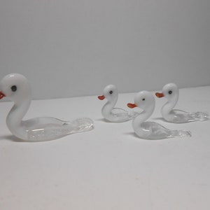 Glass swans family, vintage 70&#39;s murano glass figurines lamp-work, collectible glass figurines, 4 vintage blown glass swans 083