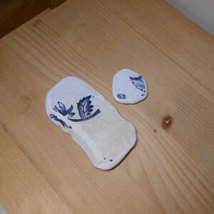 Genuine sea pottery, white blue beach pottery Flowers patterned Sea pottery  jewelry supplies 2 pieces   lotto373