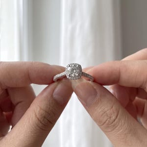 Justerbar Moissanit Halo-ring i 925 sterlingsilver