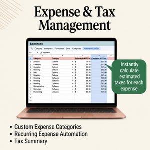 Puede incluir: Un port&aacute;til muestra una hoja de c&aacute;lculo titulada Expenses con columnas para Category, Estimated MST/Tax y Costlated AL7/Tax. Un globo de texto verde dice Instantly calculate estimated taxes for each expense. El t&iacute;tulo superior es Expense & Tax Management.