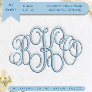 Può includere: Un monogramma per ricamo a macchina azzurro con le lettere BKO in un carattere corsivo. Il testo in alto recita BX FONT 6 SIZES 3,8 cm - 10,2 cm MACHINE EMBROIDERY INSTANT DOWNLOAD. Il testo in basso elenca i formati DST, EXP, HUS, JEF, PEC, PES, SEW, VP3, XXX.
