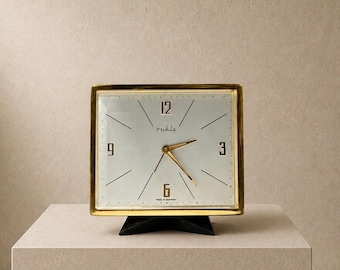 Ruhla UMF 69 Mid-Century Mechanical Table Clock – c. 1960s–Early 1970s