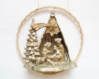 Vintage Christmas Nativity Diorama Decoration Plastic Hong Kong Gold Painted Ornament with Accents