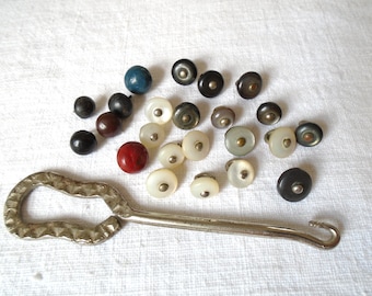 Vintage Shoe Buttons and Shoe Button Hook 23 Buttons