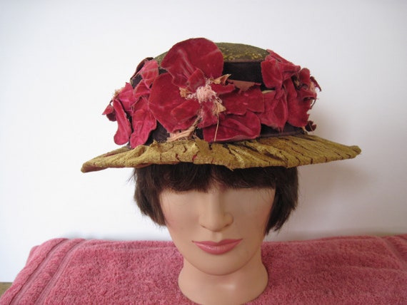 A remarkable 1930's hat
