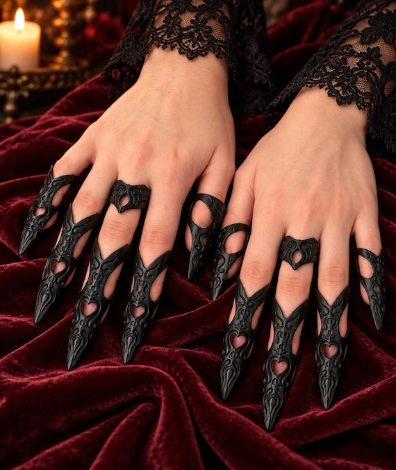Black Gothic Finger Claws with Matching Rings
