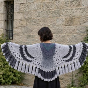 Crochet Pigeon Shawl Pattern PDF (English), Bird Wings Wrap Pattern, Feather Wings Shawl Digital Download, Realistic Bird Costume Pattern