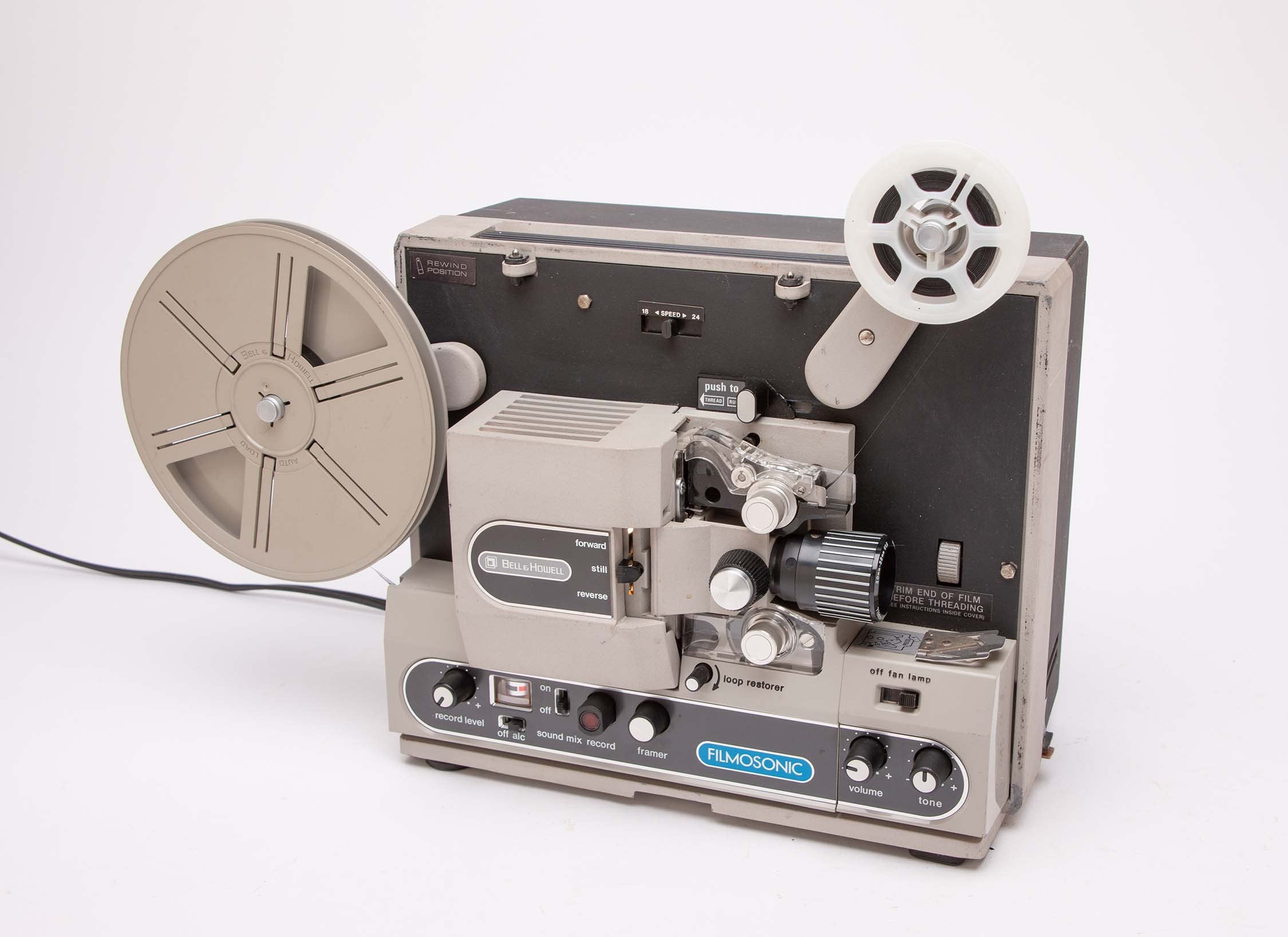 BELL & HOWELL Filmosonic - Model 1744 - Super 8mm - Sound Movie