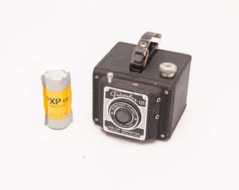 TRAVELER 120 -  120 Format Metal Camera complete with PlusX Film - Nice Condition