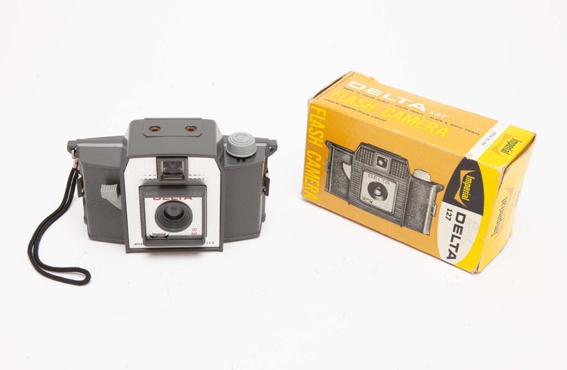 DELTA 127 Camera - 1960's - IMPERIAL Camera Co. - 127 Roll Film Camera ...