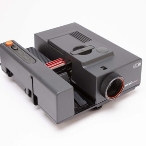 REFLECTA DIAMATOR A - Slide Projector - Complete With 5 Agfa Trays