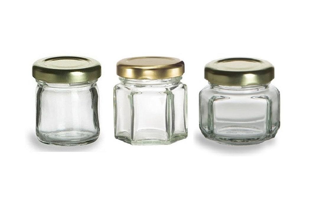 QAPPDA Tarros pequeños de vidrio para conservas, tarros de gelatina de 5  onzas con tapas regulares (negro) tarros pequeños para miel, mermelada